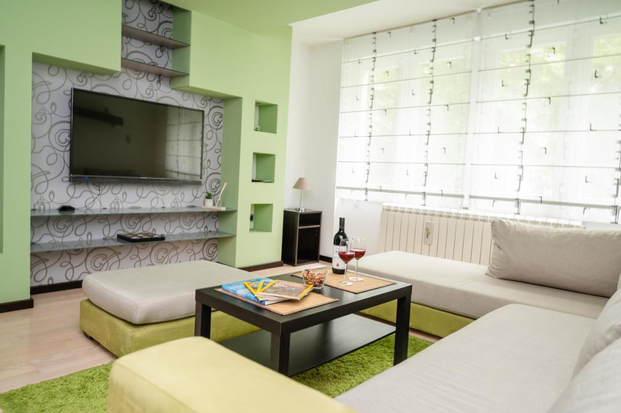 Bright 1Bdr Apartment In The City Center Сараево Экстерьер фото