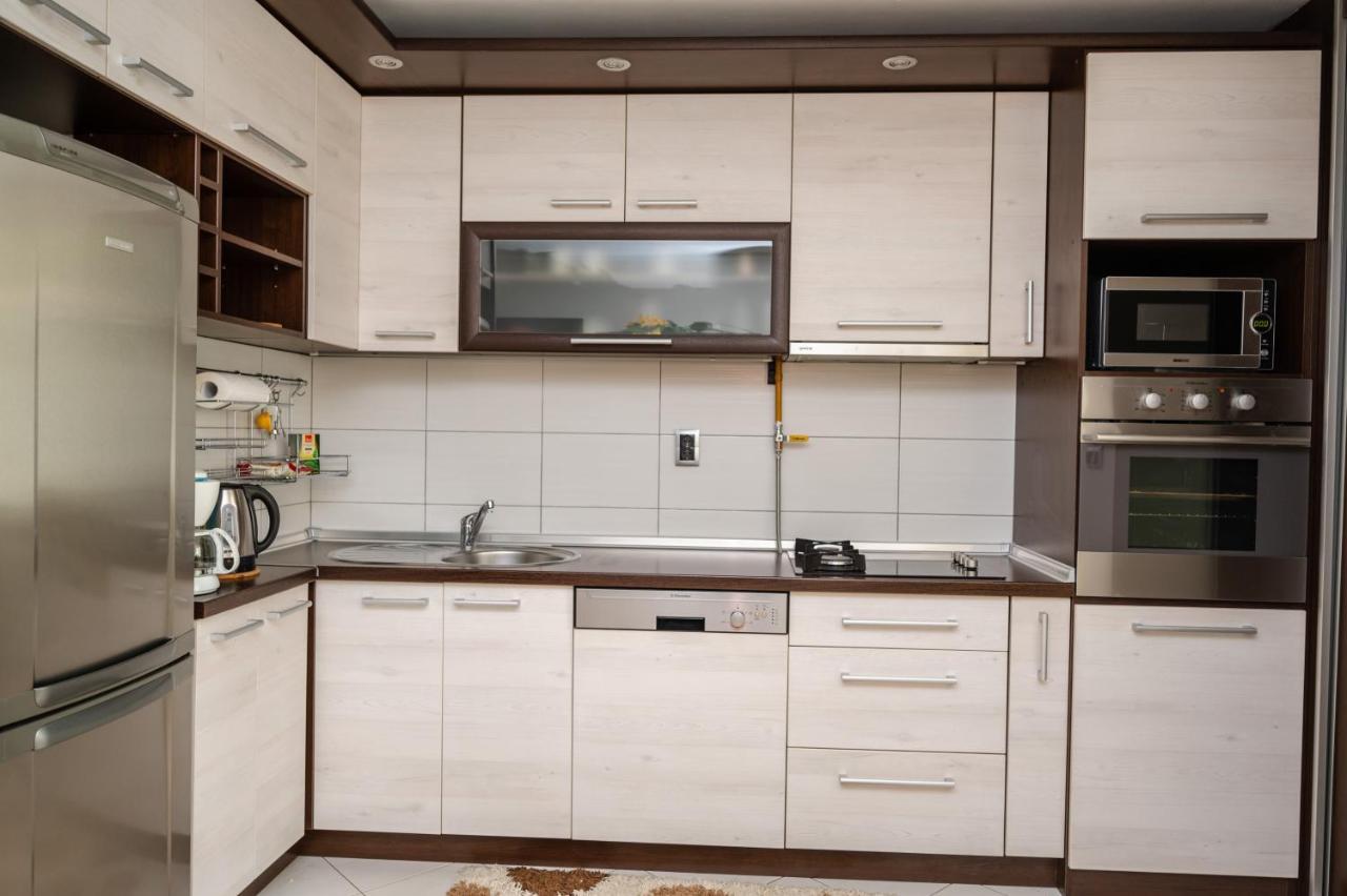 Bright 1Bdr Apartment In The City Center Сараево Экстерьер фото