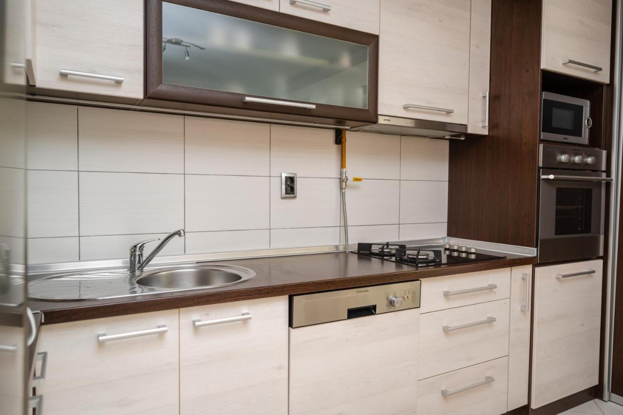 Bright 1Bdr Apartment In The City Center Сараево Экстерьер фото